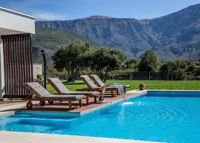 Nera - Etwa Villa Mostar