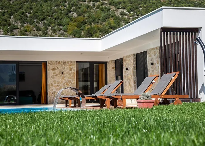 Nera - Etwa Villa Mostar