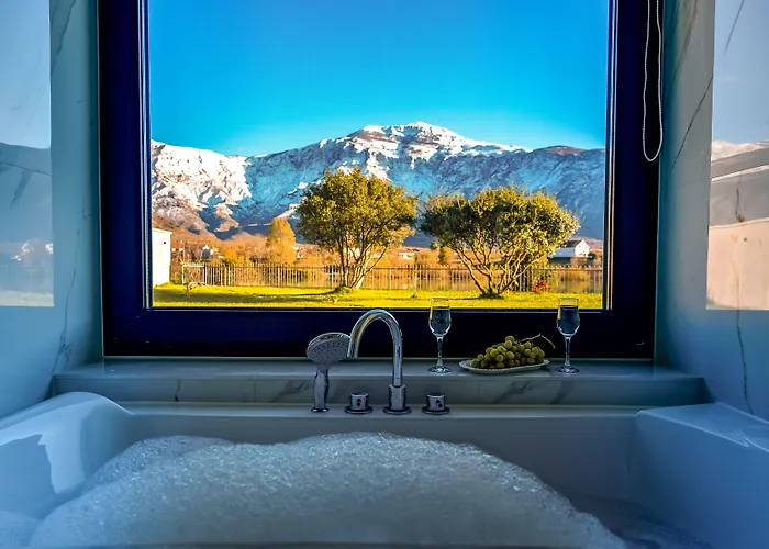 Nera - Etwa Villa Mostar